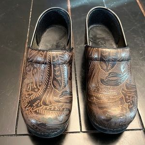 Brown textured Dansko Clog Size 38